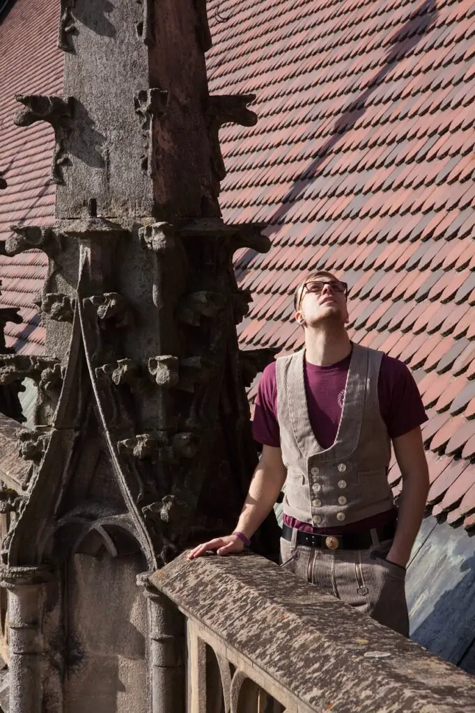 parapet man